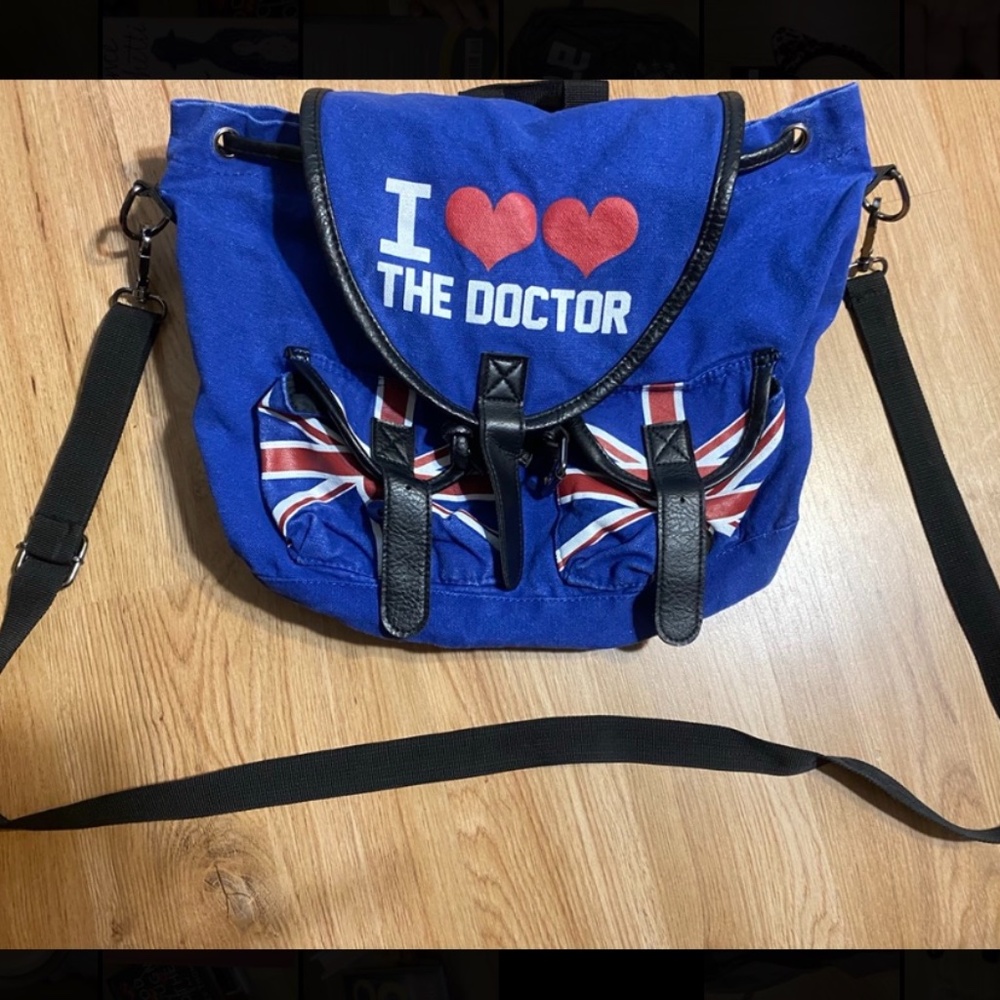 I ❤️❤️ The doctor (doctor who fandom bag)